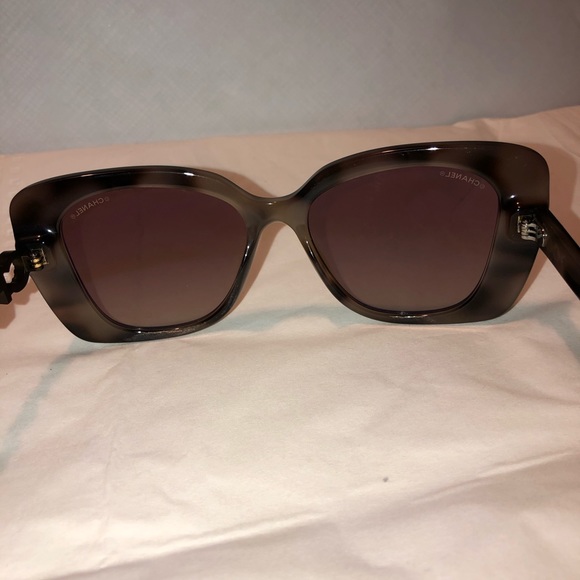 Square Channel Sunglasses - Picture 10 of 17